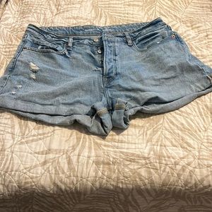 Old Navy curvy O.G  straight denim shorts